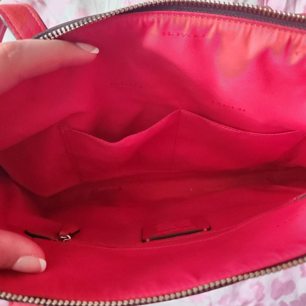 Coach Red Floral Women's Bag - Picture 4 of 4